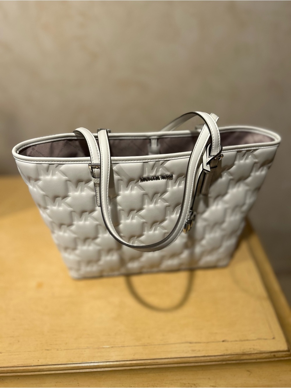 Michael Kors Jet Set md optic white carryall quilted tote